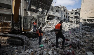 Mısır ve BAE, Gazze’ye havadan yardım indirdi