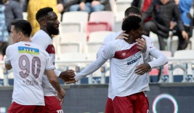 Sivasspor, Pendikspor’u dört golle geçti