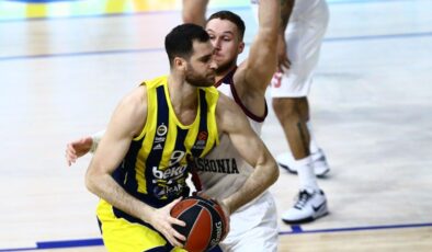 Fenerbahçe rekorlar gecesinde Baskonia’yı mağlup etti
