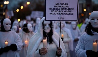 Madrid’te 8 Mart Dünya Kadınlar Günü yürüyüşü