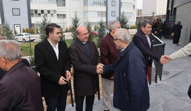Selçuklu Belediye Başkanı Ahmet Pekyatırmacı, Cuma Buluşmaları kapsamında Selçuk Mahallesi’nde vatandaşlarla bir araya geldi