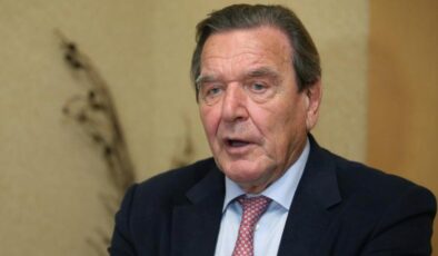 Almanya eski Başbakanı Schröder: İktidar partisi pusulasını kaybetti