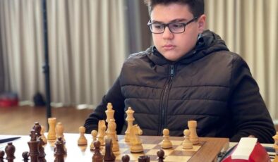 Yağız Kaan Erdoğmuş, 12 yaşında satrançta “büyükusta” oldu
